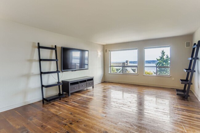 Building Photo - Laurelhurst View Home