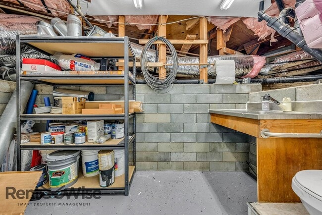 Building Photo - 1951 Heath Dr