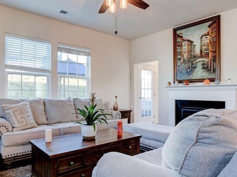 Building Photo - 4107 Hickory View Dr