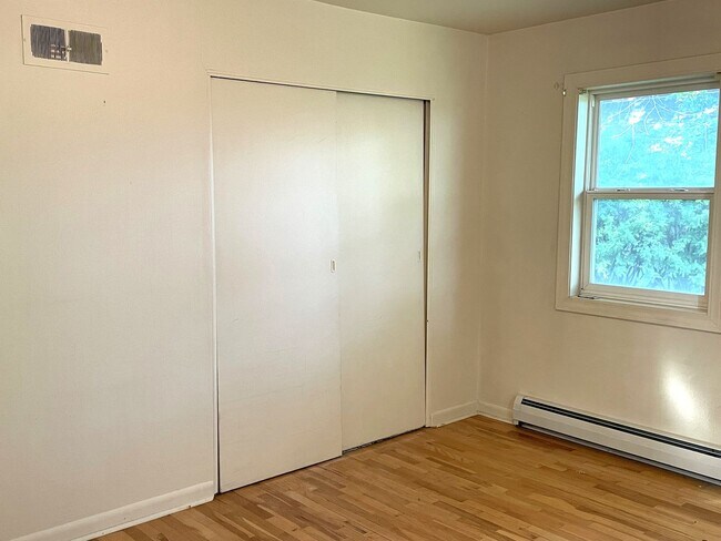 Building Photo - 1422 Cannon St