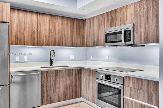 Building Photo - 488 NE 18th St