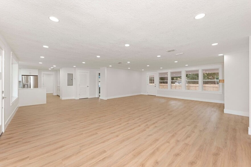 Building Photo - 4308 Worth Dr E