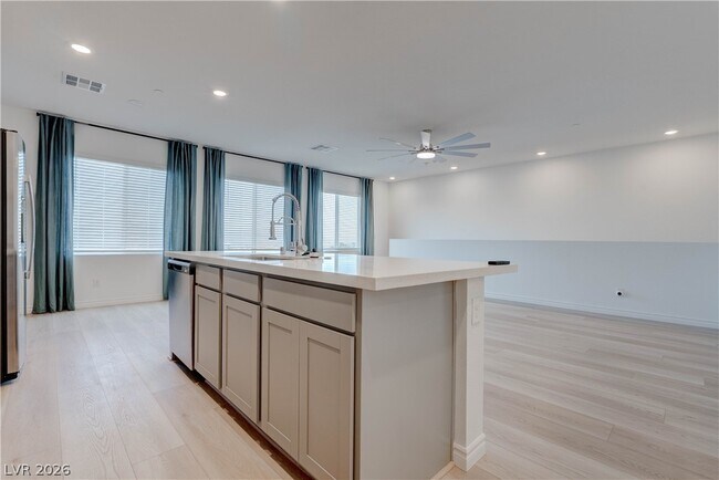 Building Photo - 3302 Viola Hls Ave