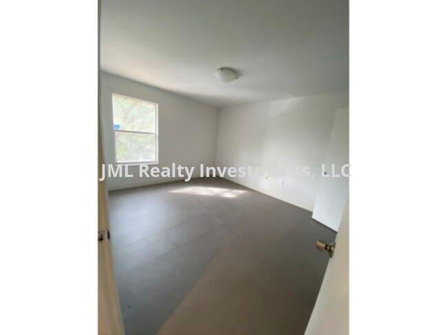 Building Photo - 615 Dory Ln