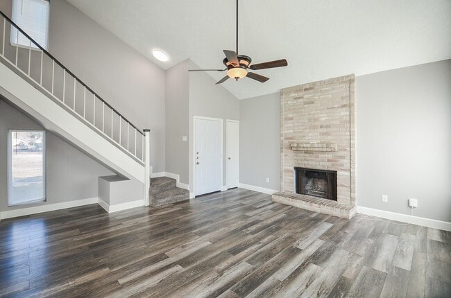 Building Photo - 18723 Lippizaner Dr