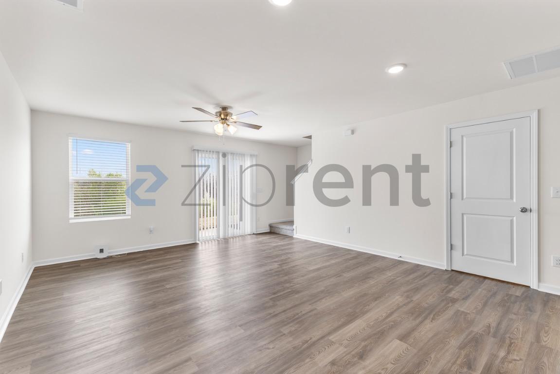 Building Photo - 1926 Tranquility Cir