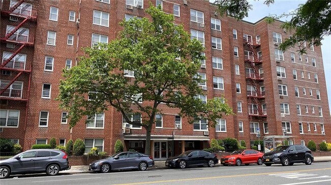 Building Photo - 2900 Ocean Ave