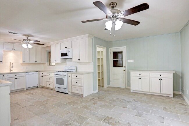 Building Photo - 3611 Galway Ln
