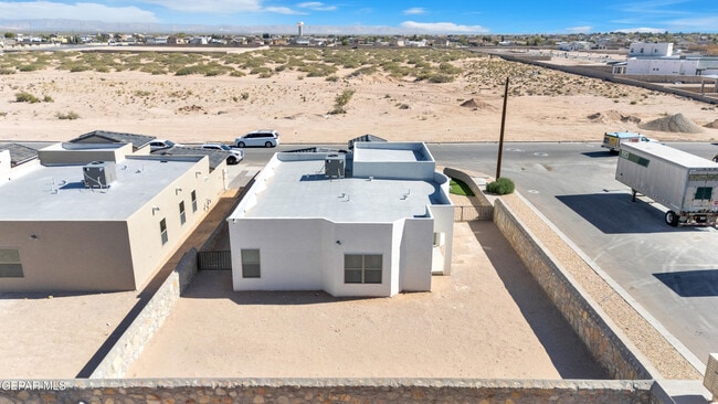 Building Photo - 805 P.º Tranquilo Pl