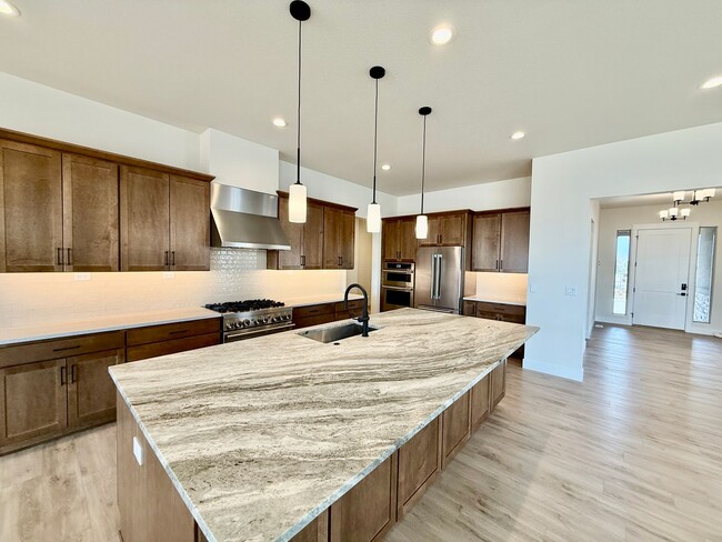 Building Photo - Luxury Living in Kissing Camels – 4 Bed | ...