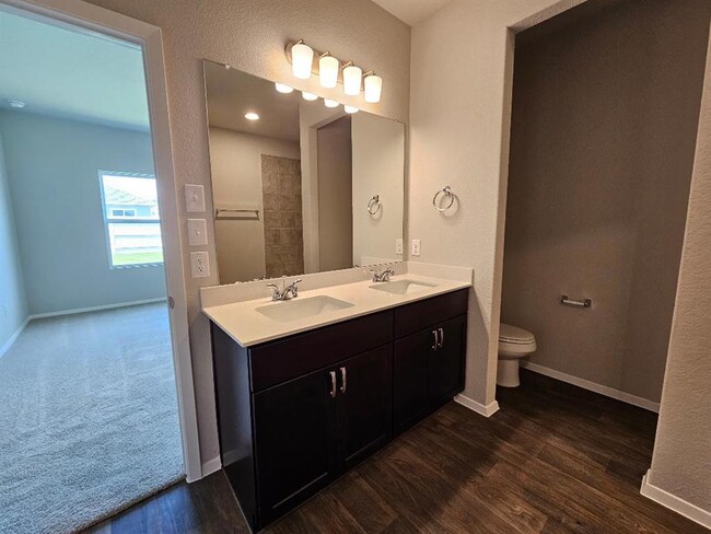 Building Photo - 110 Bluestem Dr