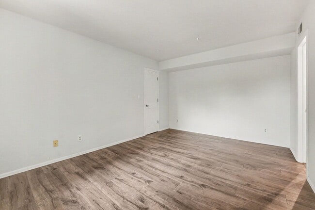 Building Photo - 6761 S Ivy Way