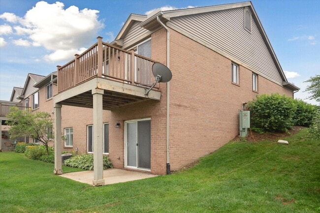 Building Photo - 620 Bristol Dr