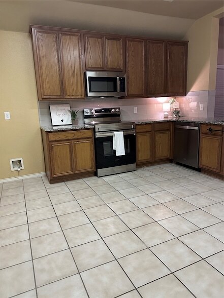 Building Photo - 3321 Truman St