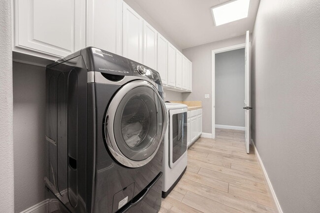 Building Photo - 49392 Hohokam River St