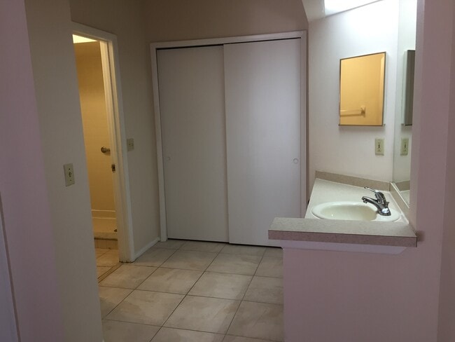 Building Photo - 7427SBD(100)