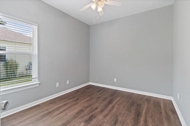 Building Photo - 211/213 Lloyd Street