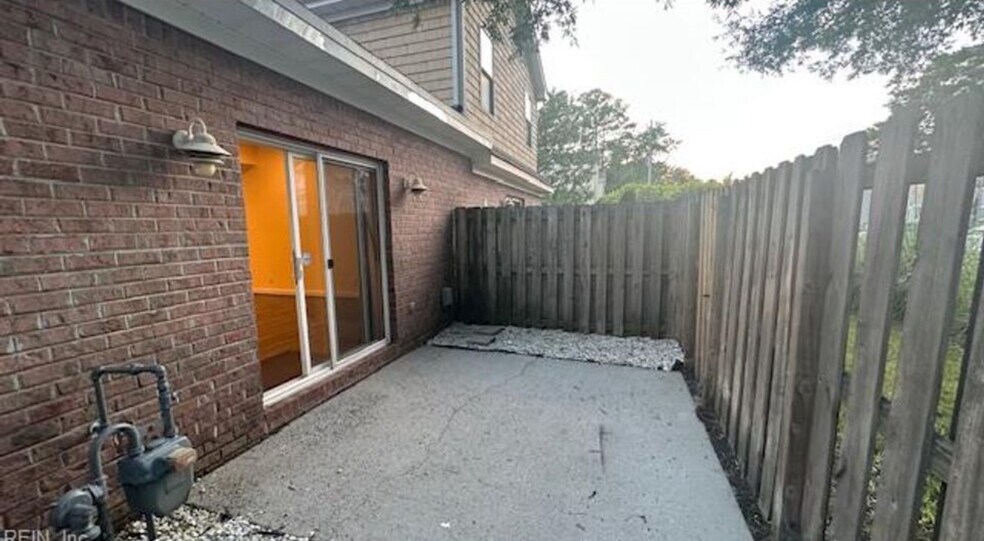 Building Photo - 1114 Arlynn Ln