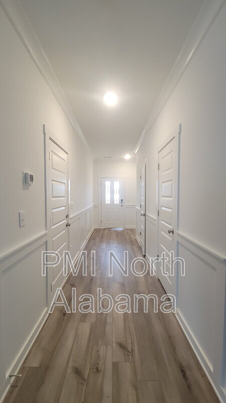 Building Photo - 7589 Discovery Pt Dr NW