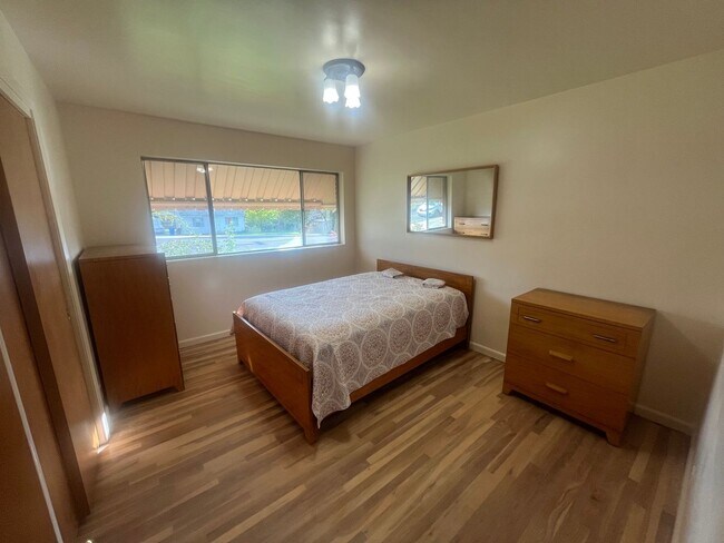 Building Photo - Lovely Home For Rent In Orem, UT