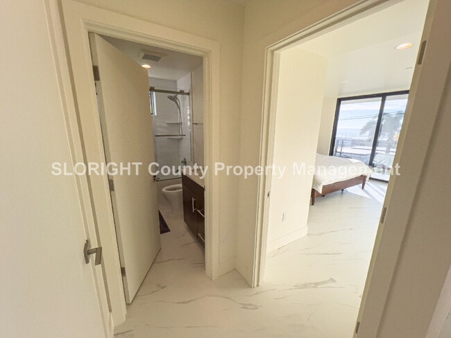 Building Photo - AVAILABLE NOW - Luxury Ocean-View Home in Prime Morro Bay Location - 3 Bed / 3 Bath