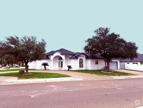 Building Photo - 1801 Lemonwood Dr