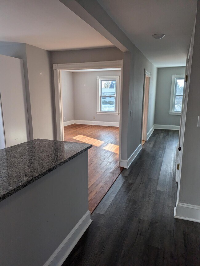 Building Photo - 419 New London Turnpike