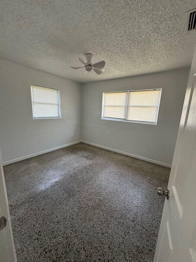 Building Photo - SUNNYSIDE PARK