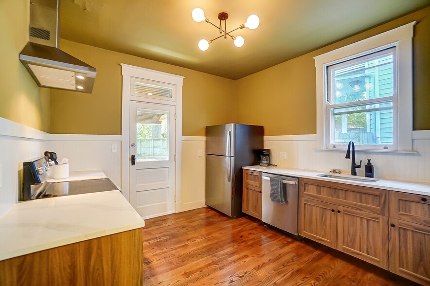 Building Photo - 3618 Herschel Ave