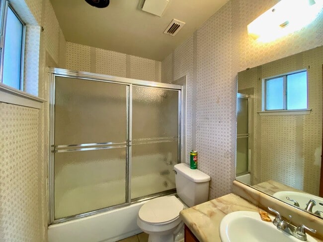 Building Photo - 114 Rhonda Dr