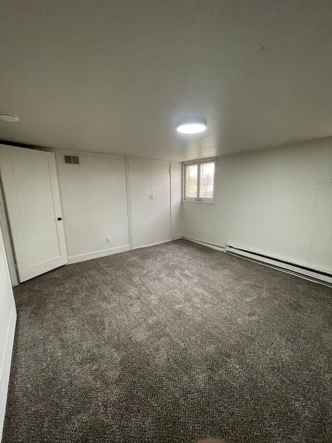 Bed room - 903 S 19th Ave