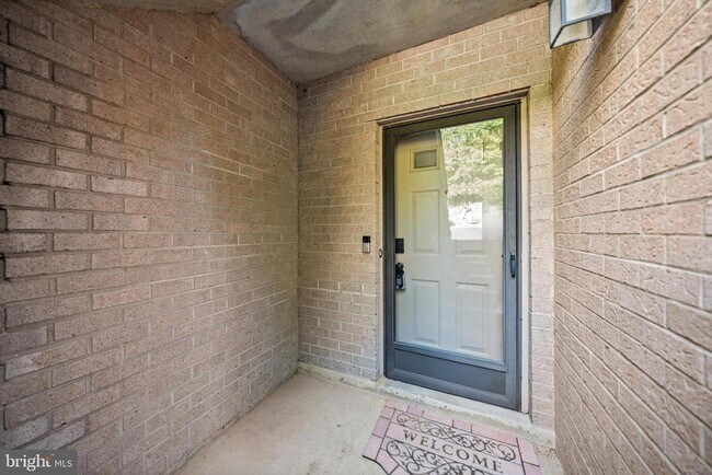 Building Photo - 3895 Steppes Ct
