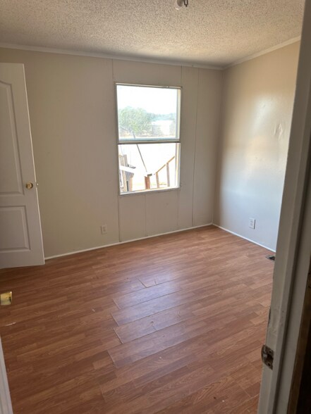 Building Photo - 311 Crescent Meadows Ln