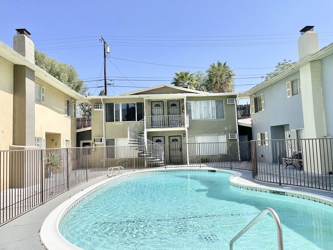 Primary Photo - 915 Paseo Grande