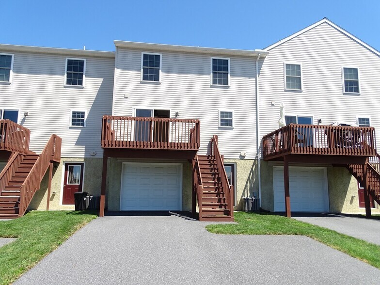 Building Photo - 312 Meadow View Dr