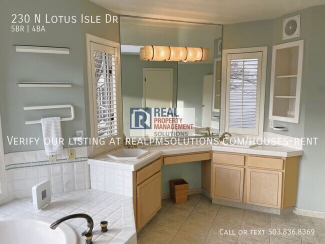 Building Photo - 230 N Lotus Isle Dr