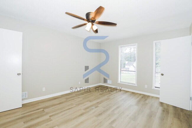 Building Photo - Peaceful Cul-de-Sac Living – 3BR/2.5BA Home in Jonesboro