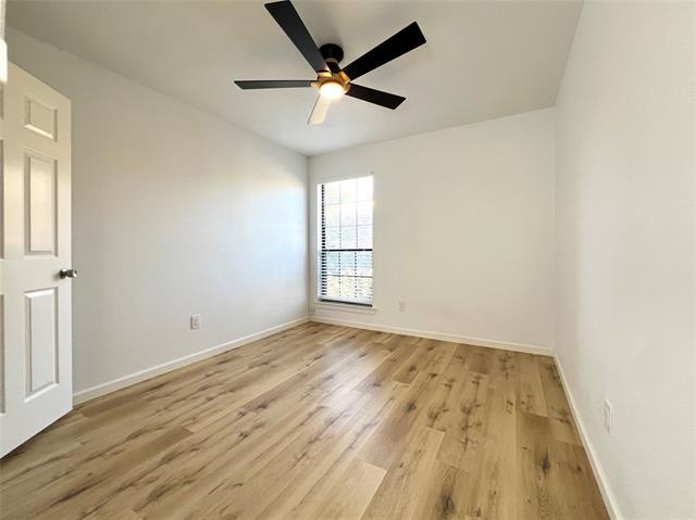 Building Photo - 2205 Summit Dr