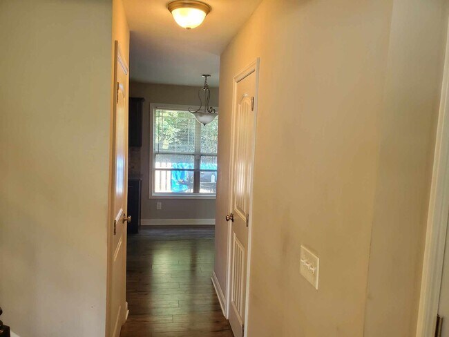 Building Photo - 4 bedroom available for move in August 1st...