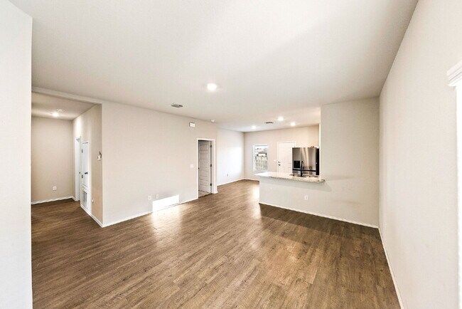 Building Photo - 7663 Stud Dr