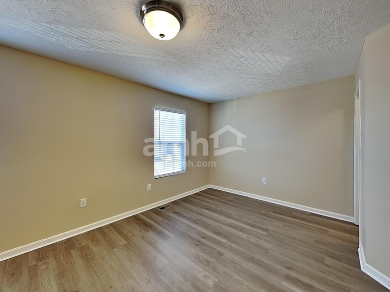 Building Photo - 9766 Soaring Breezes