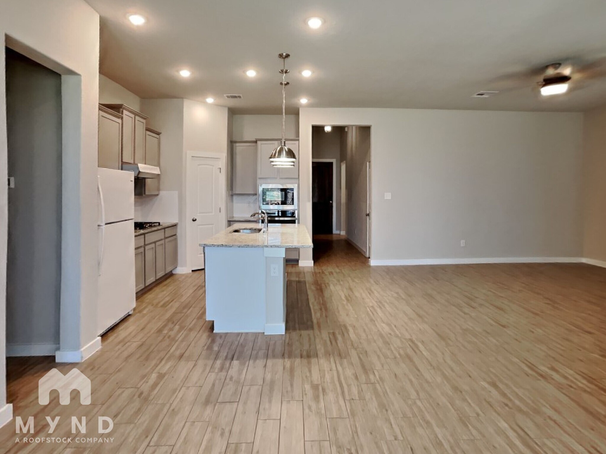 Building Photo - 1606 Delafield Rd