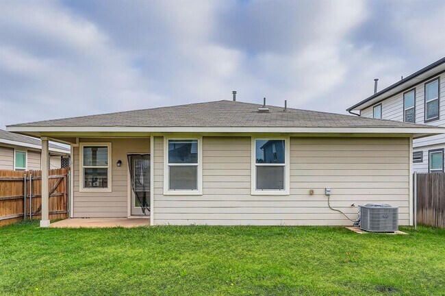 Building Photo - 112 Cupreata Ln