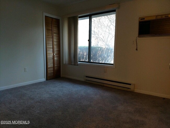 Building Photo - 137 Amberly Dr