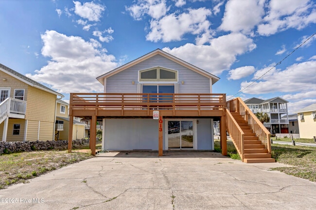 Building Photo - 1013 N Shore Dr