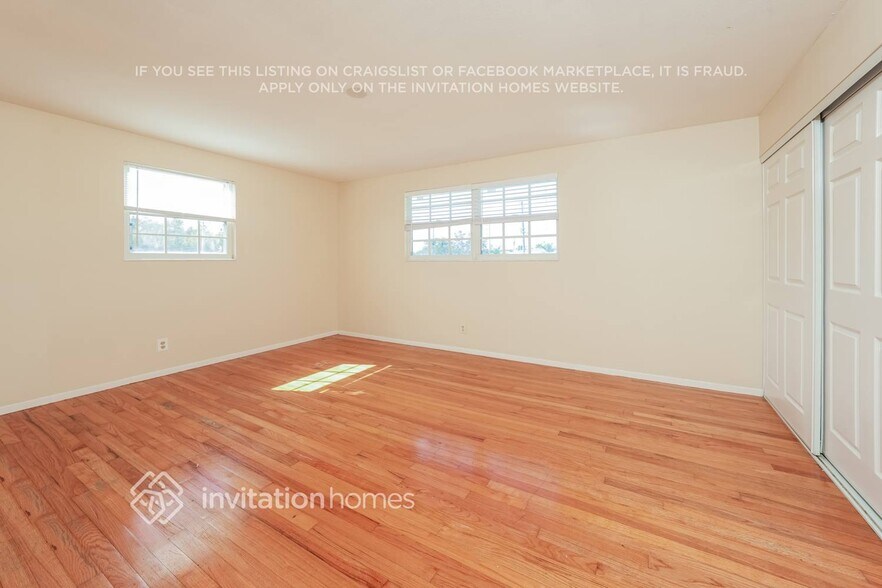 Building Photo - 5674 Parke Ave