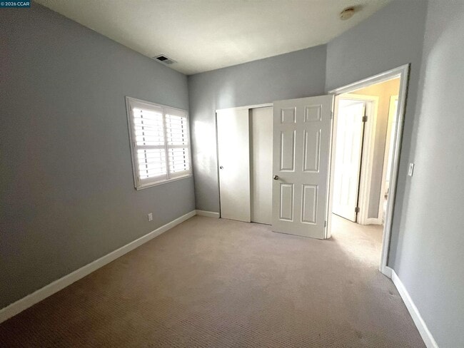 Building Photo - 85 Tahoe Ct