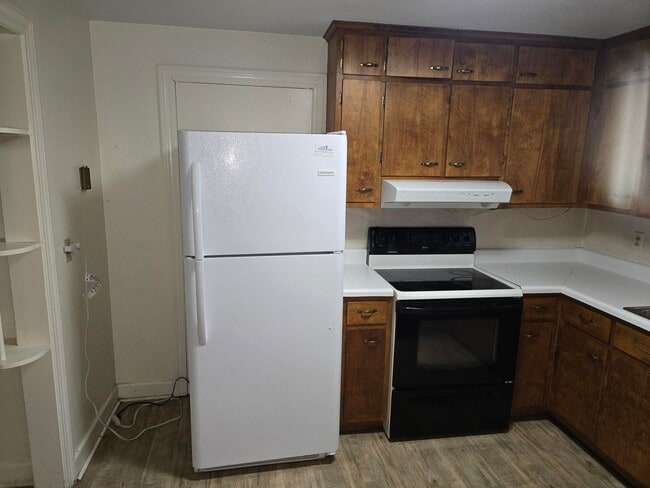 Building Photo - 7933 Belroi Rd