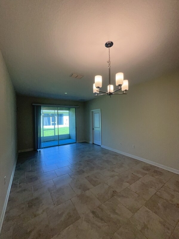 Building Photo - 1058 Quaker Rdg Ln