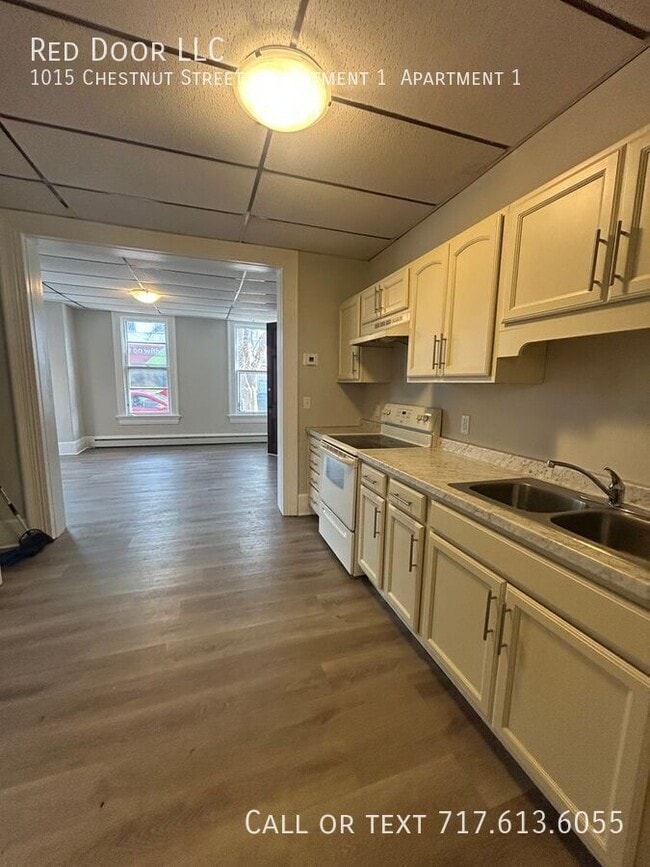 Building Photo - 1015 Chestnut St